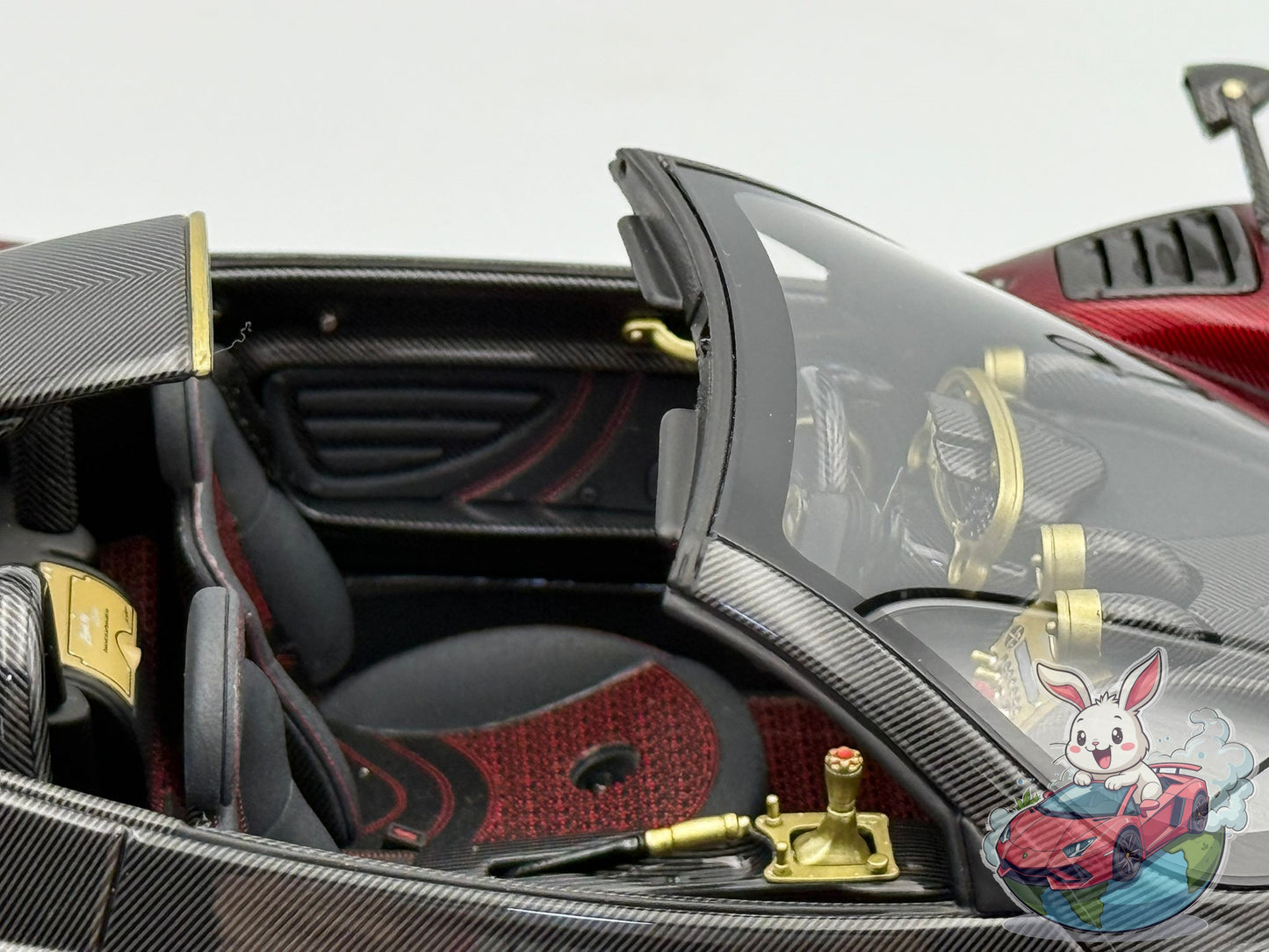 HH Model 1:18 Pagani Zonda MY Roadster (Red)