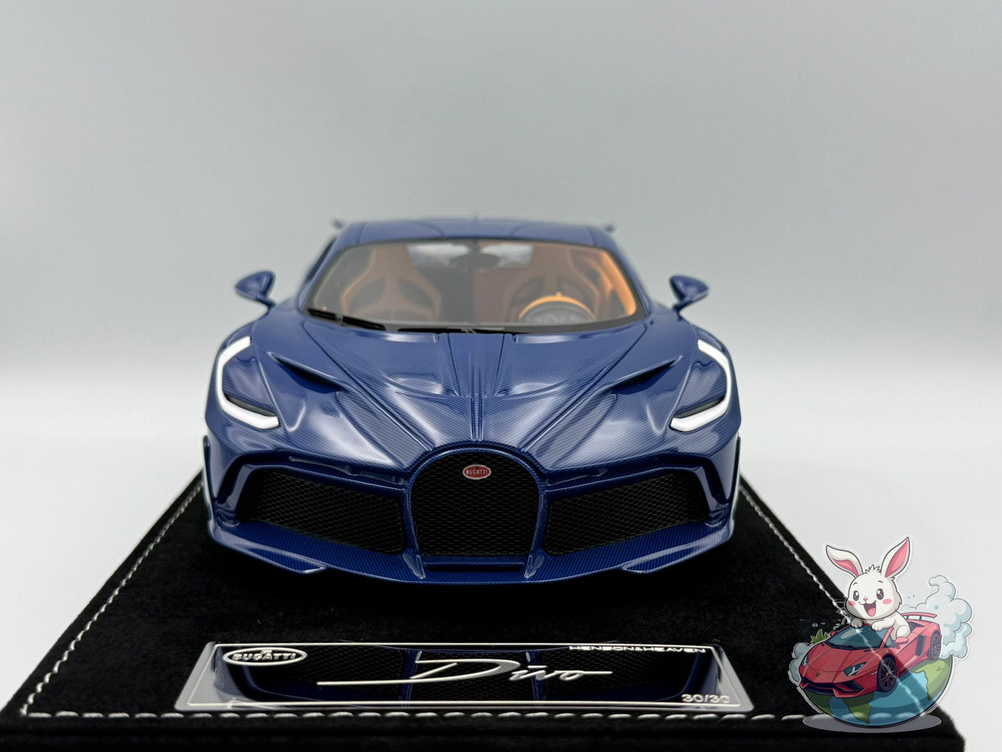 Henson & Heaven 1:18 Bugatti Divo (Blue Carbon Fiber)