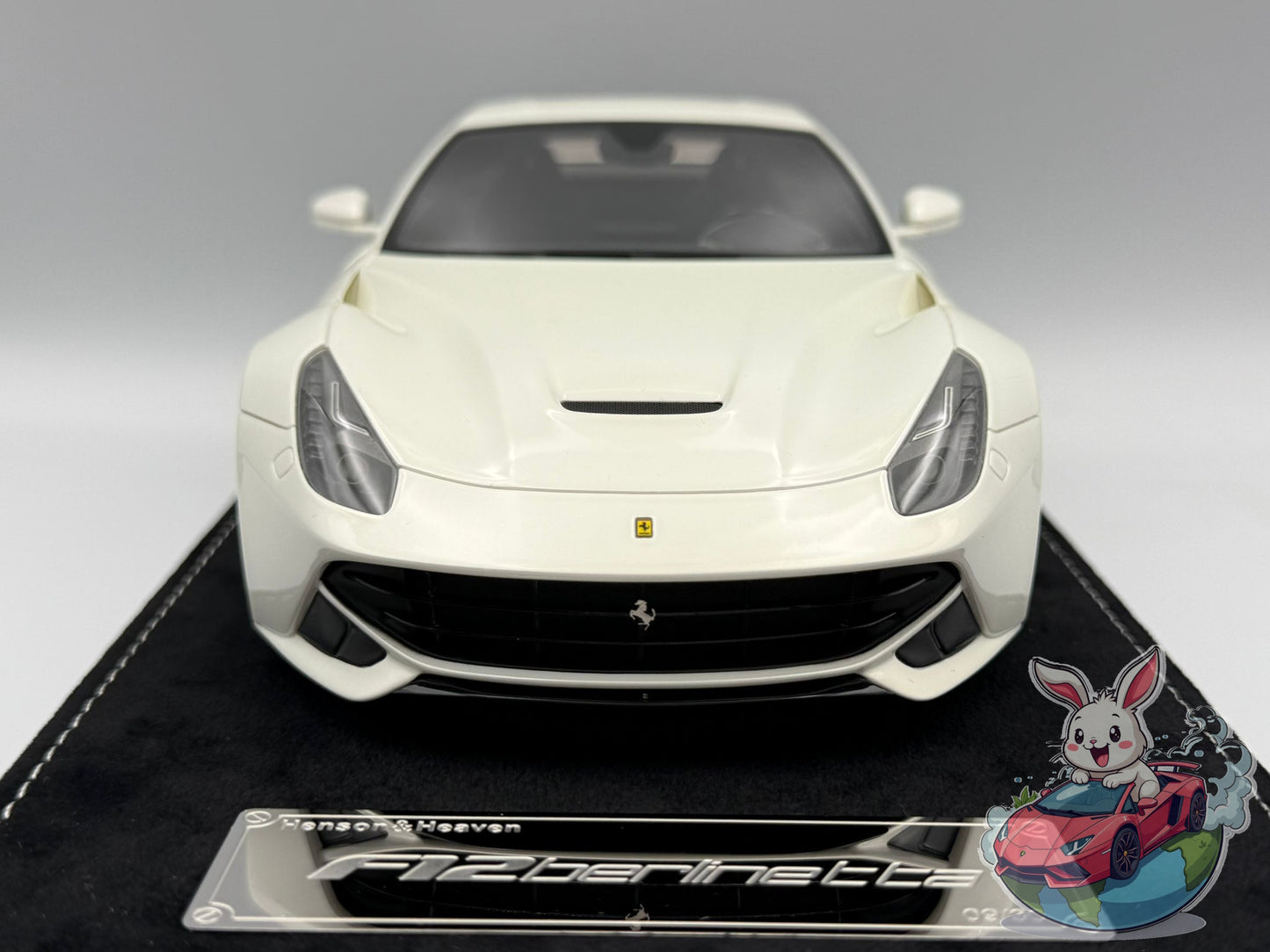 HH Model 1:18 Ferrari F12 Berlinetta (Bianco Avus)