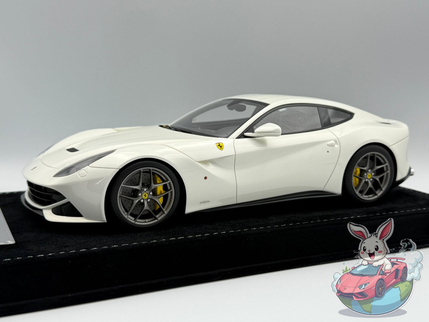 HH Model 1:18 Ferrari F12 Berlinetta (Bianco Avus)