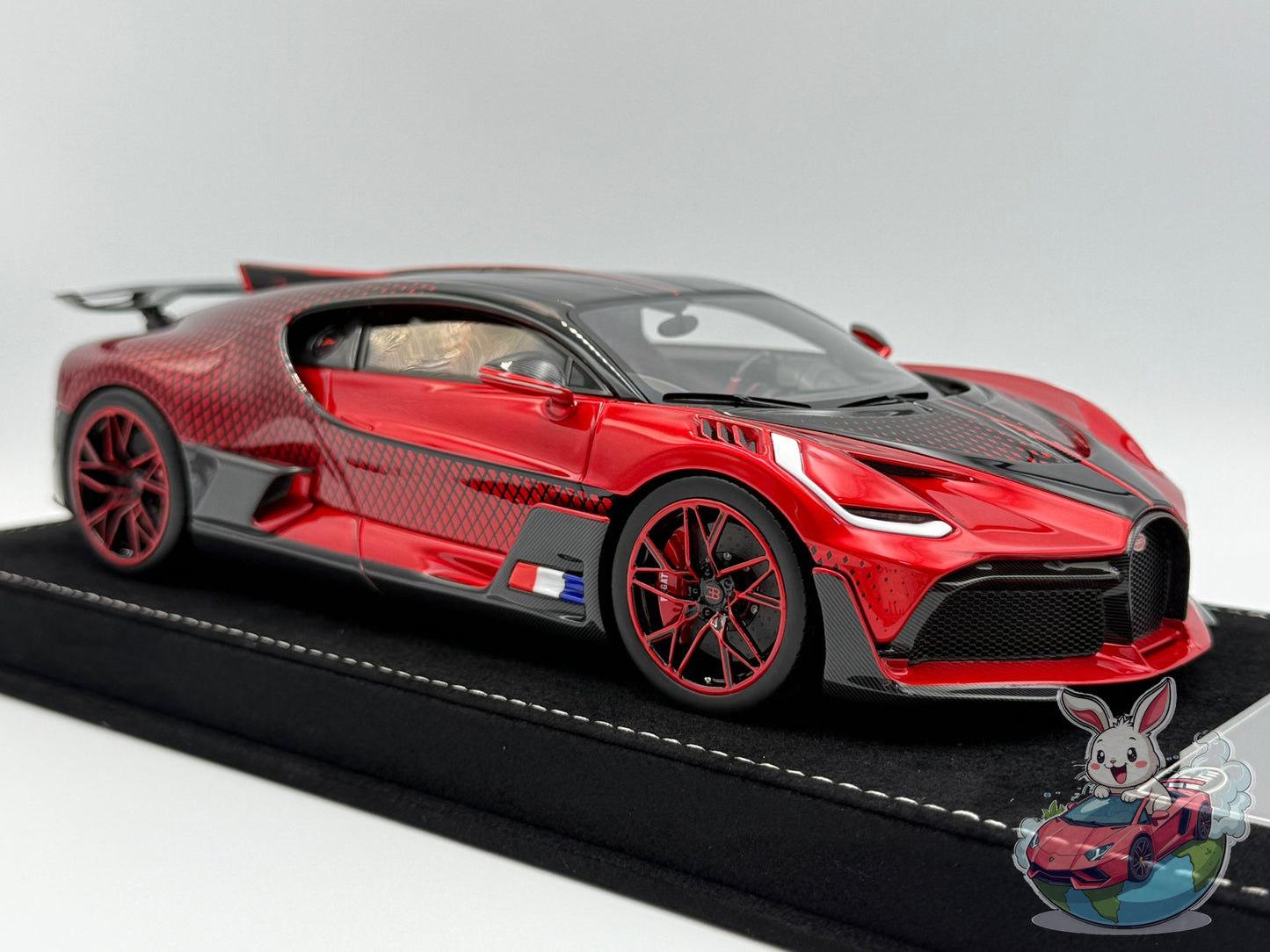 Henson & Heaven 1:18 Bugatti Divo 'Ladybug'
