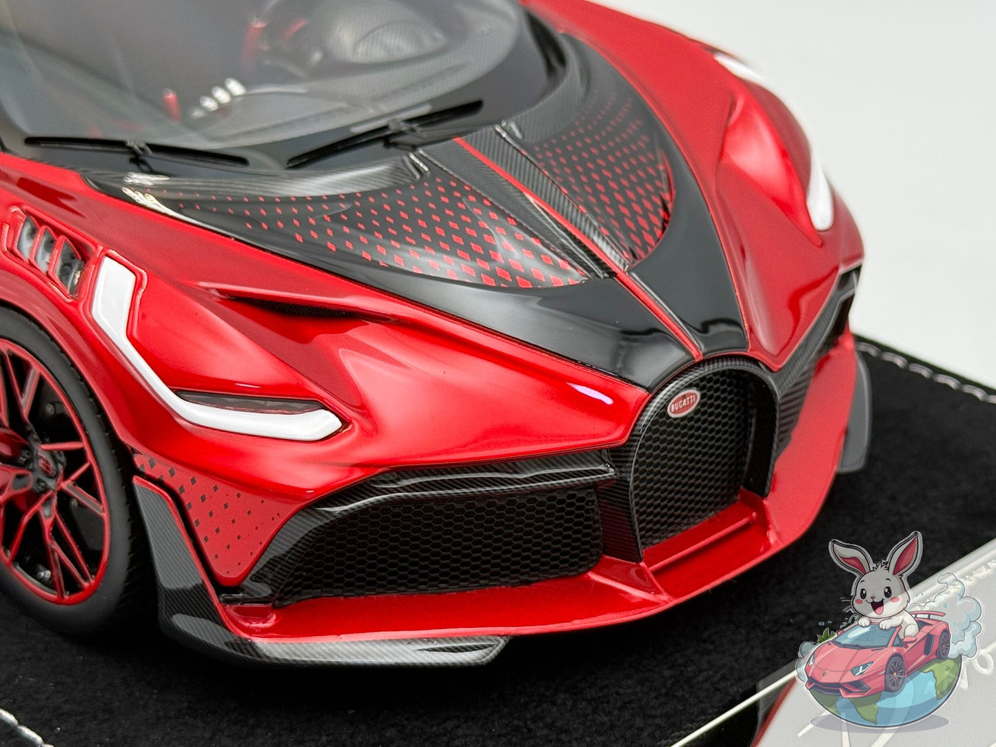 Henson & Heaven 1:18 Bugatti Divo 'Ladybug'