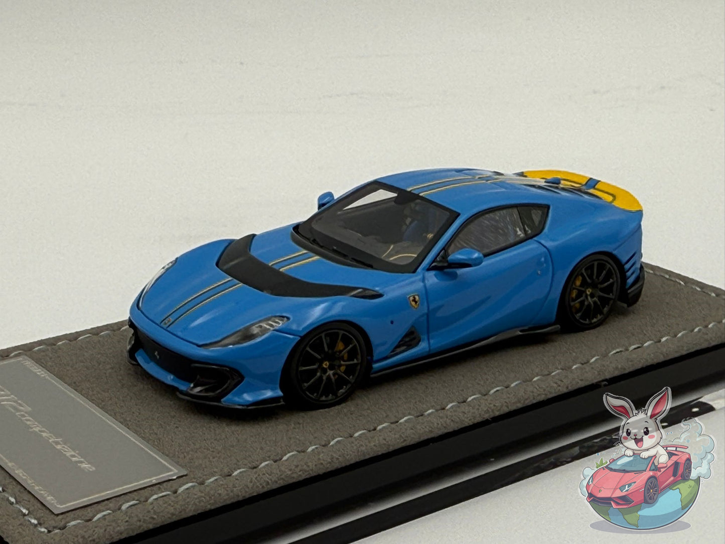 Henson & Heaven 1:64 Ferrari 812 Competizione (Azzurro Dino)