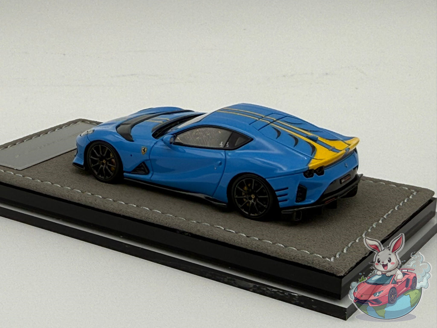 Henson & Heaven 1:64 Ferrari 812 Competizione (Azzurro Dino)