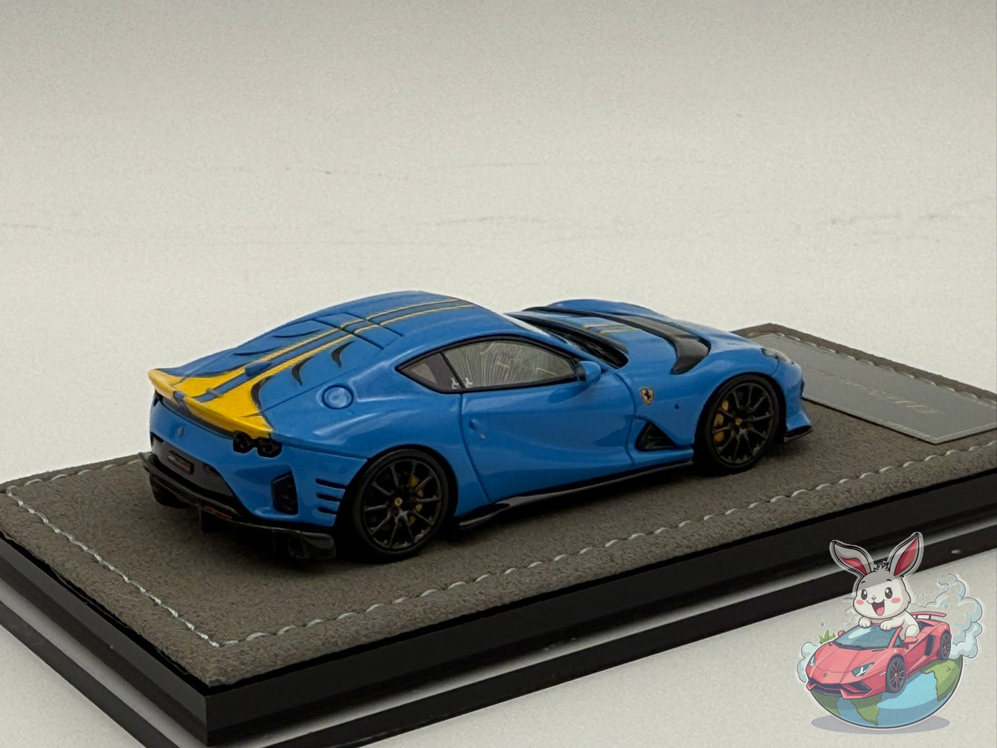 Henson & Heaven 1:64 Ferrari 812 Competizione (Azzurro Dino)