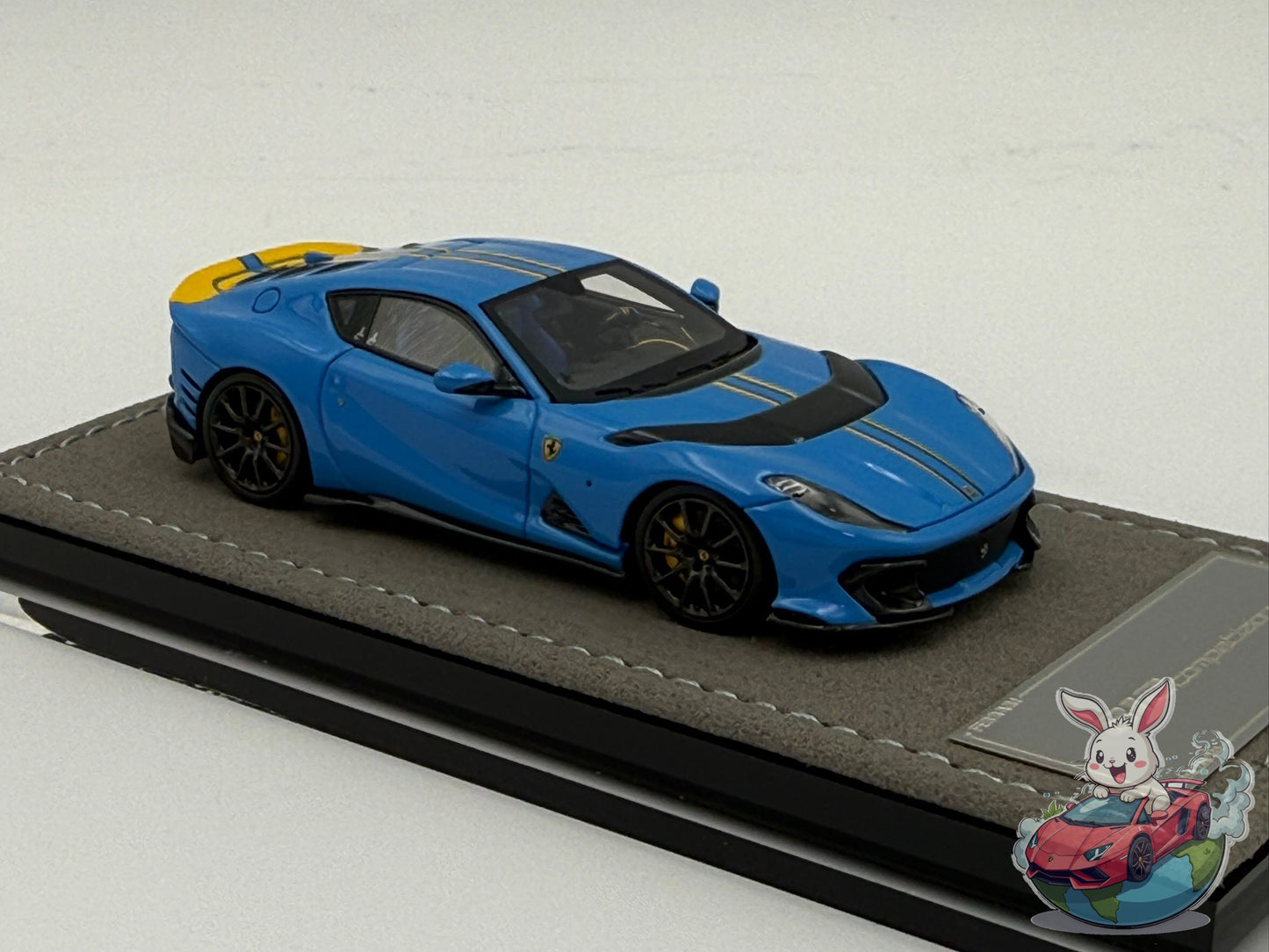 Henson & Heaven 1:64 Ferrari 812 Competizione (Azzurro Dino)