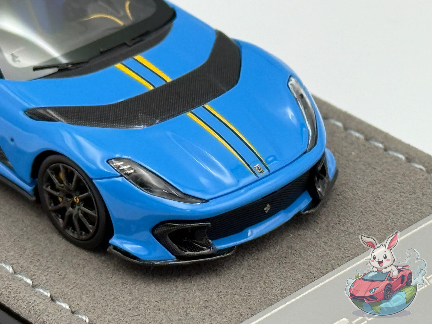 Henson & Heaven 1:64 Ferrari 812 Competizione (Azzurro Dino)