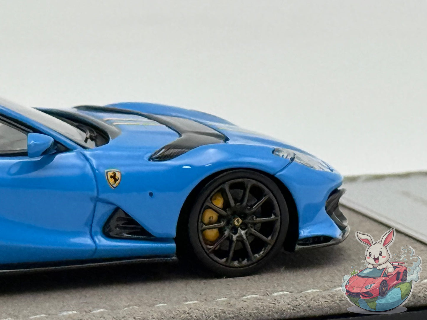 Henson & Heaven 1:64 Ferrari 812 Competizione (Azzurro Dino)