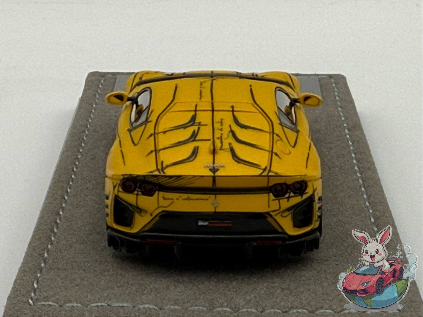 Henson & Heaven 1:64 Ferrari 812 Competizione 'Sketch'