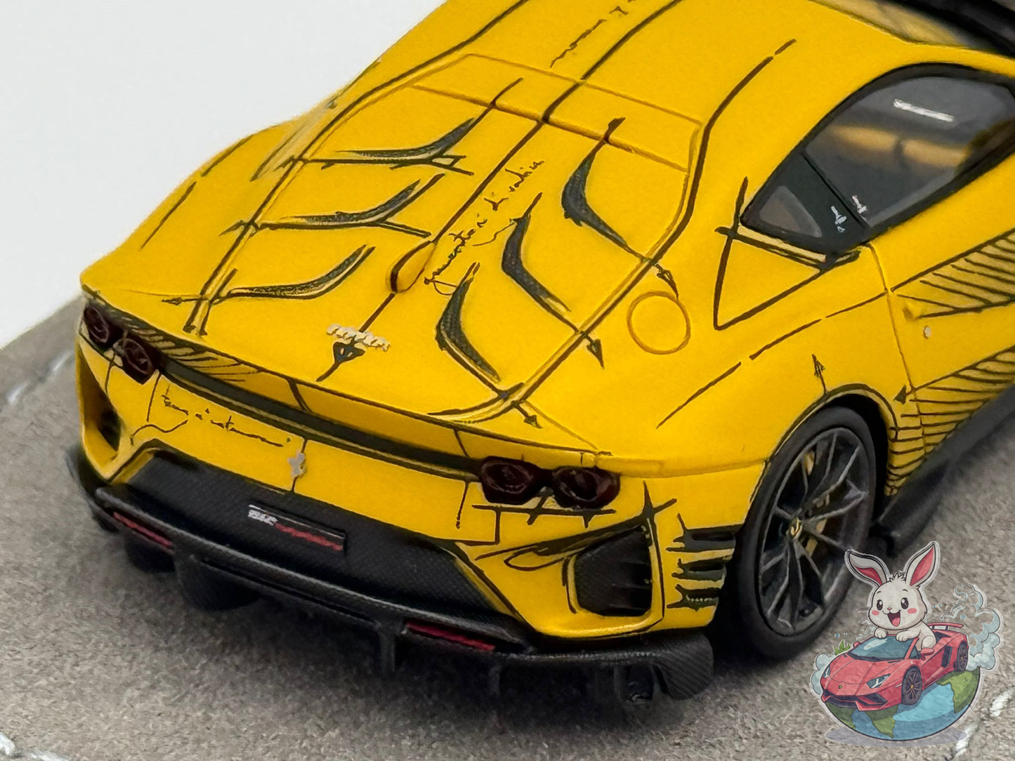 Henson & Heaven 1:64 Ferrari 812 Competizione 'Sketch'