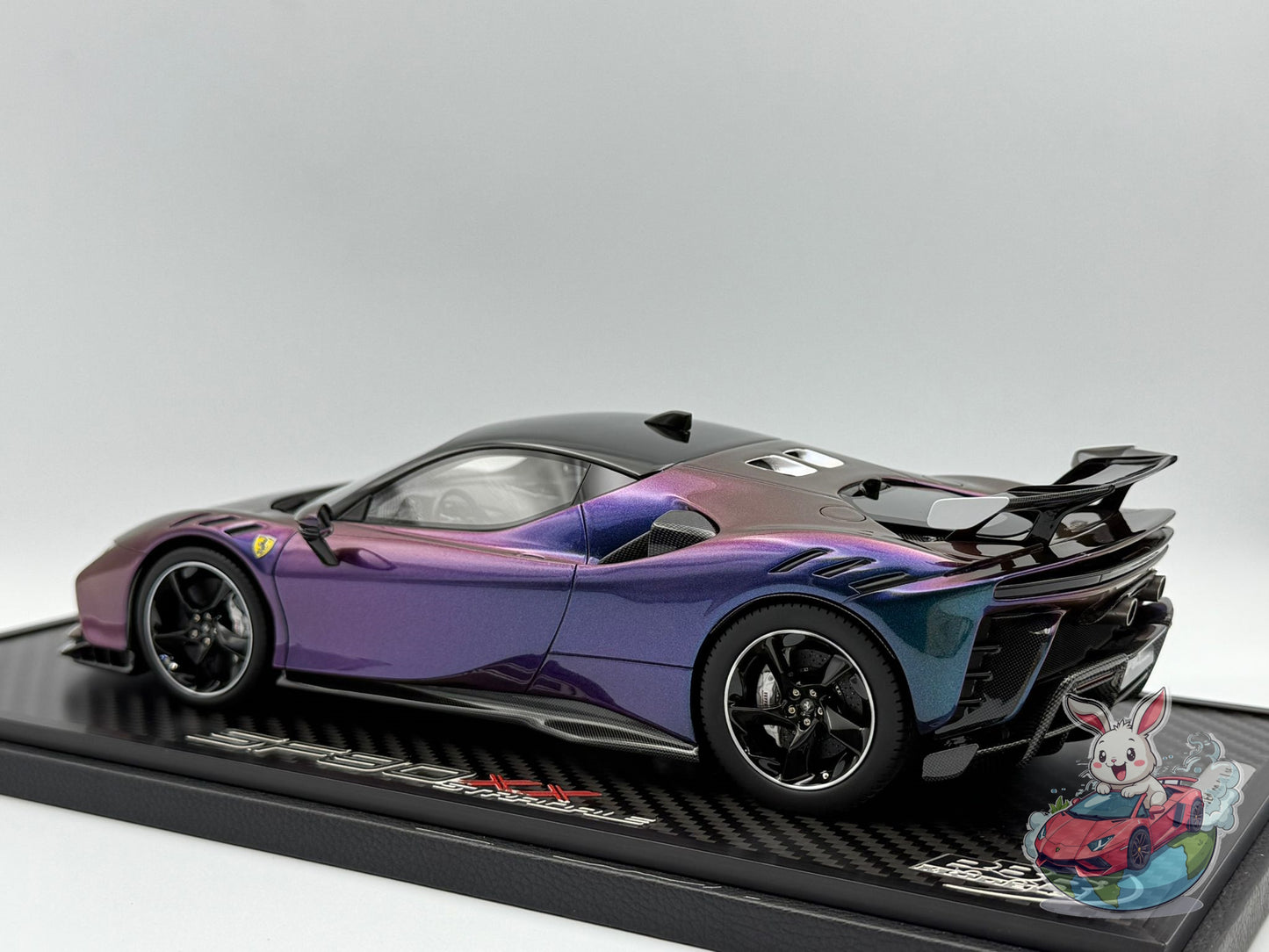 BBR 1:18 Ferrari SF90XX Stradale (Chameleon and black roof)
