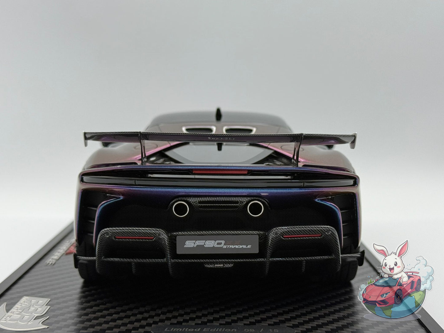 BBR 1:18 Ferrari SF90XX Stradale (Chameleon and black roof)