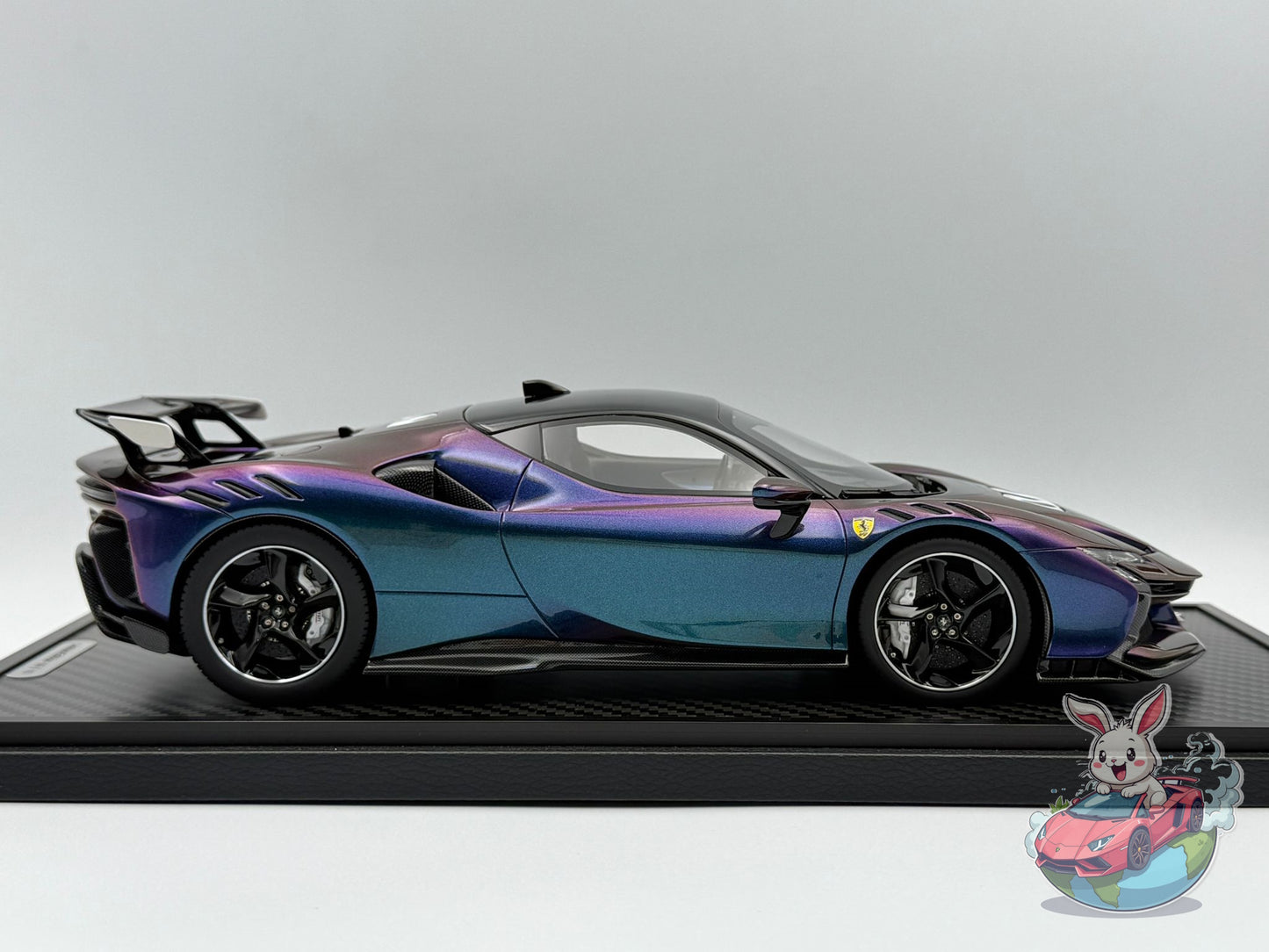 BBR 1:18 Ferrari SF90XX Stradale (Chameleon and black roof)