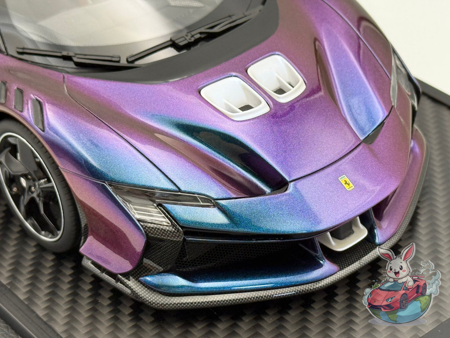 BBR 1:18 Ferrari SF90XX Stradale (Chameleon and black roof)