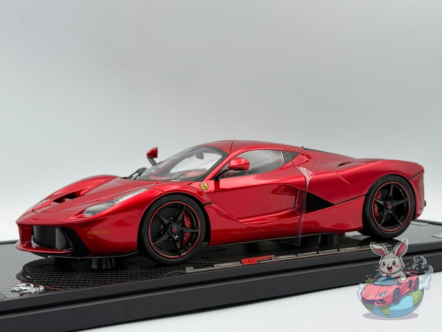 BBR 1:18 Ferrari Laferrari (Lewis Hamilton) - SPECIAL COFFRET