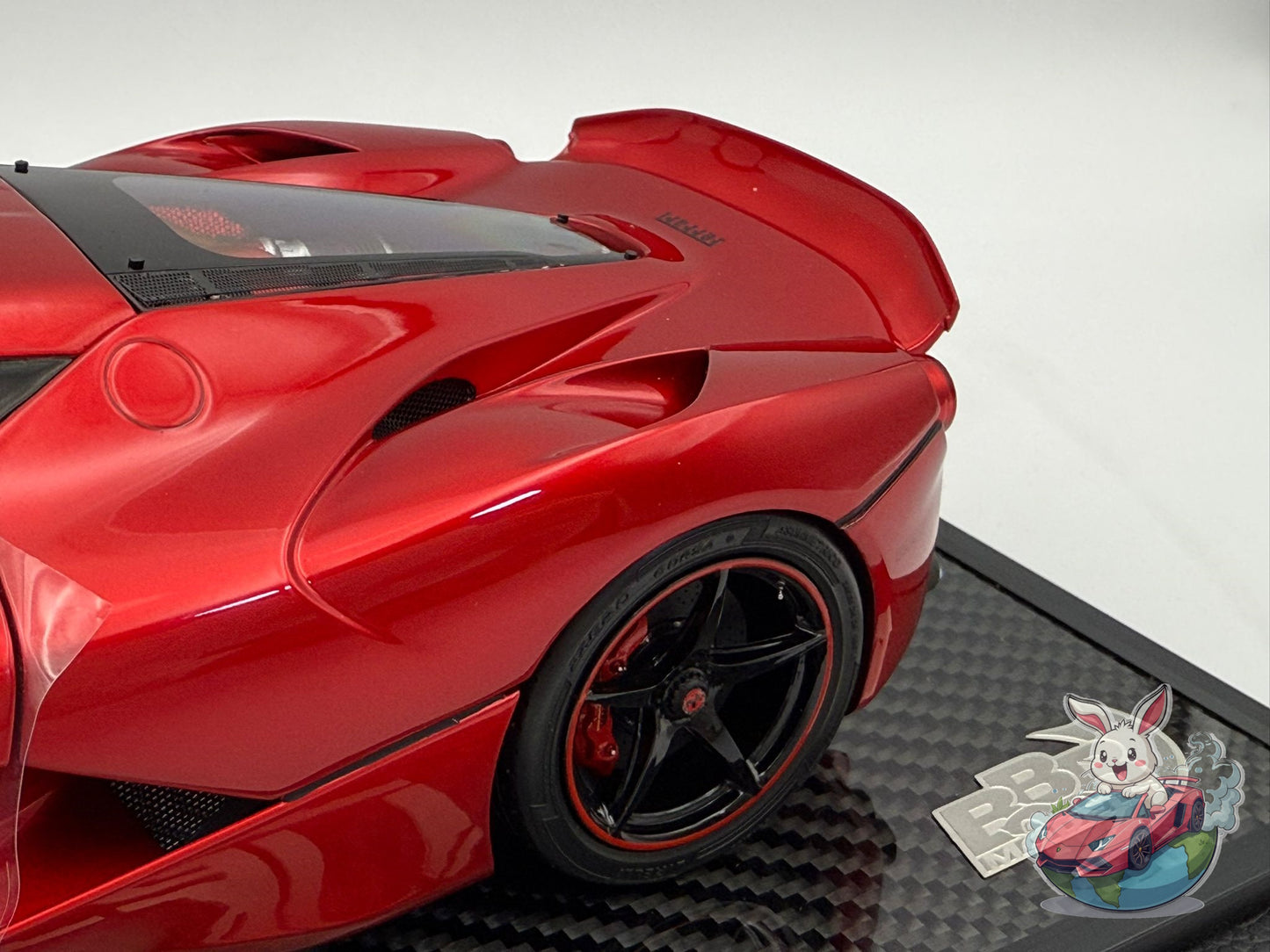 BBR 1:18 Ferrari Laferrari (Lewis Hamilton) - SPECIAL COFFRET