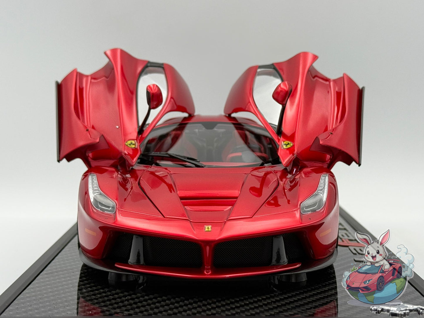 BBR 1:18 Ferrari Laferrari (Lewis Hamilton) - SPECIAL COFFRET