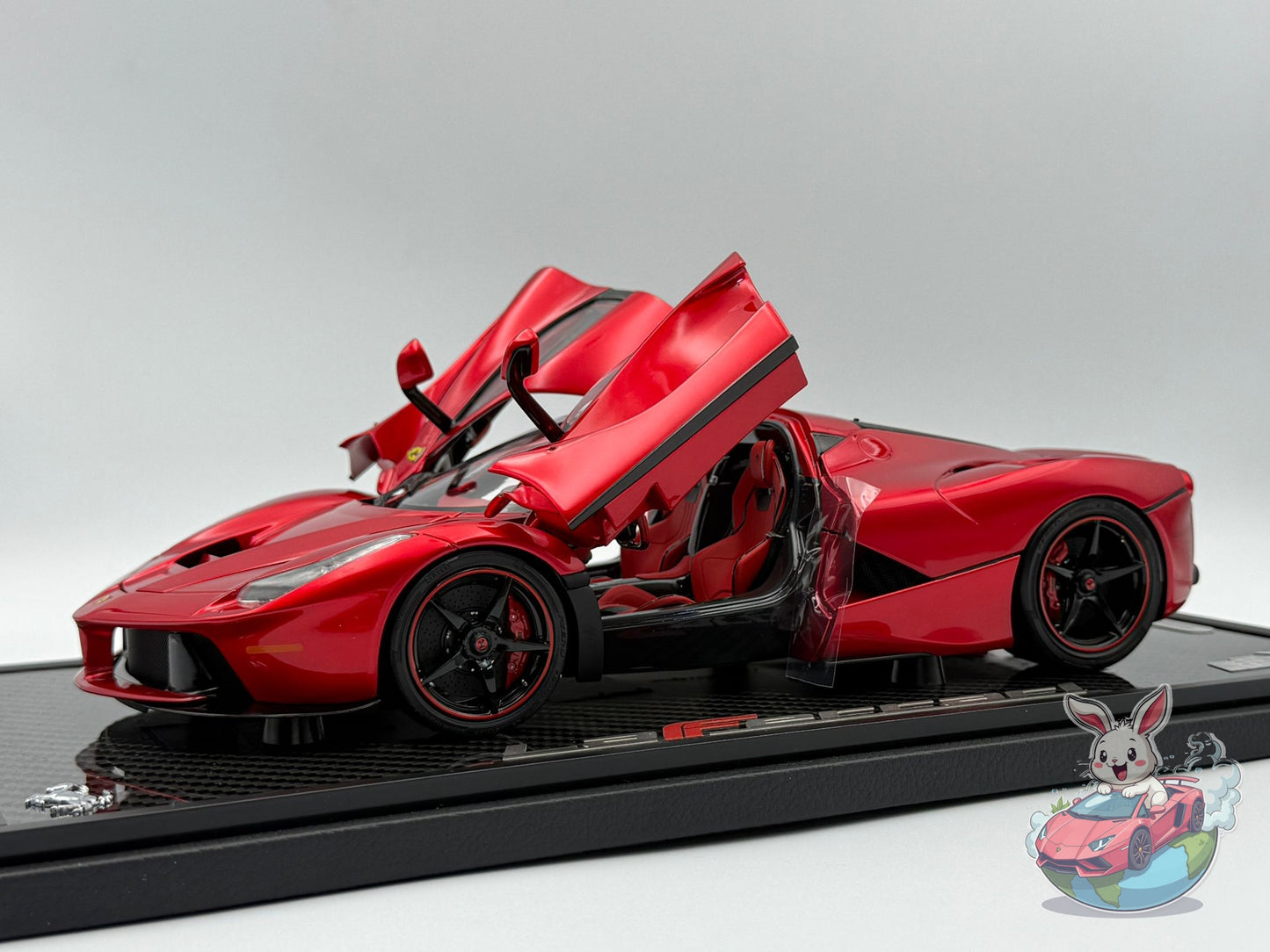 BBR 1:18 Ferrari Laferrari (Lewis Hamilton) - SPECIAL COFFRET