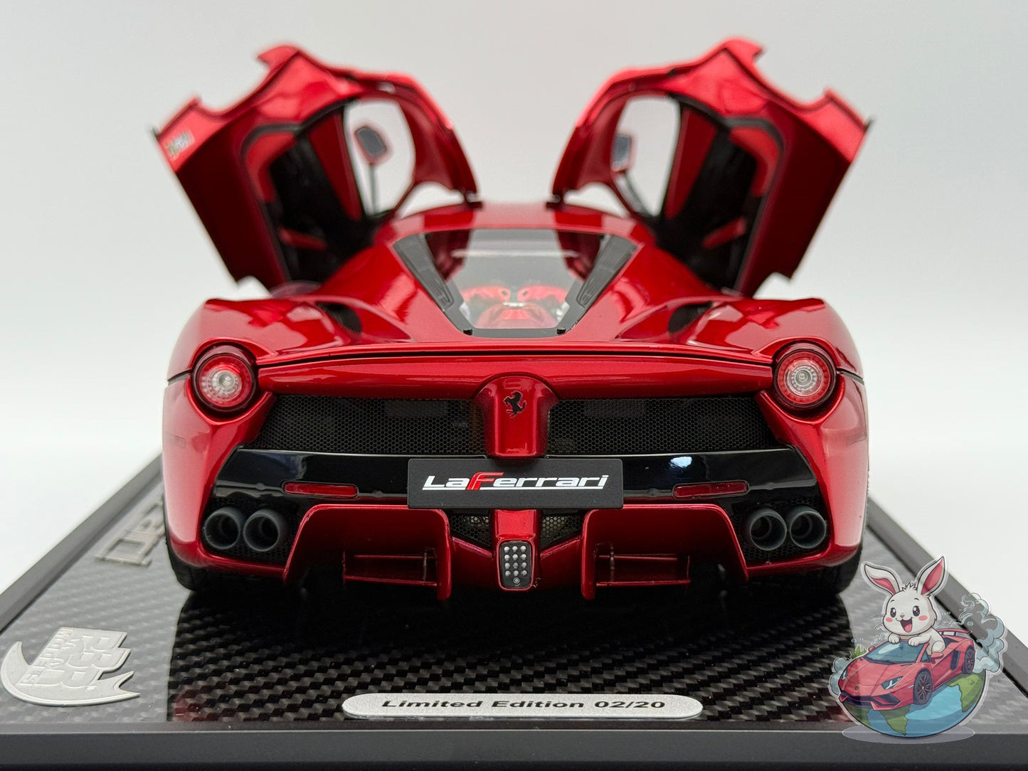 BBR 1:18 Ferrari Laferrari (Lewis Hamilton) - SPECIAL COFFRET