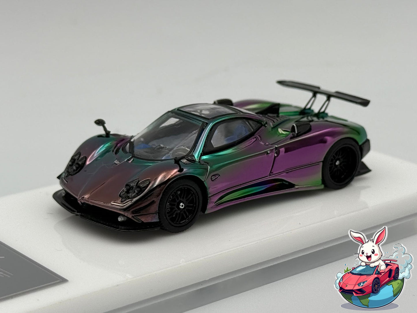 Henson & Heaven 1:64 Pagani Zonda Tricolore (Chameleon)