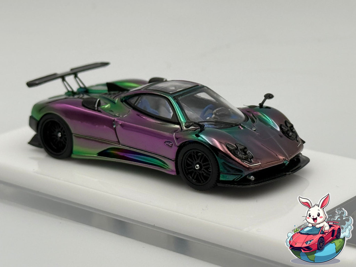 Henson & Heaven 1:64 Pagani Zonda Tricolore (Chameleon)