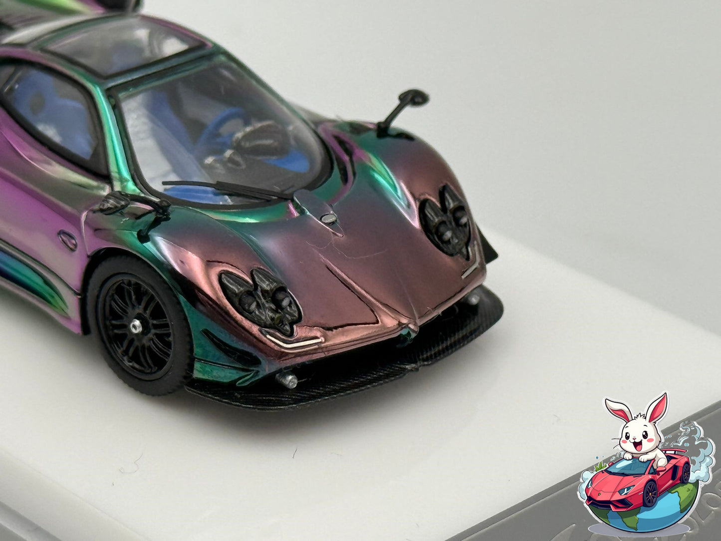 Henson & Heaven 1:64 Pagani Zonda Tricolore (Chameleon)