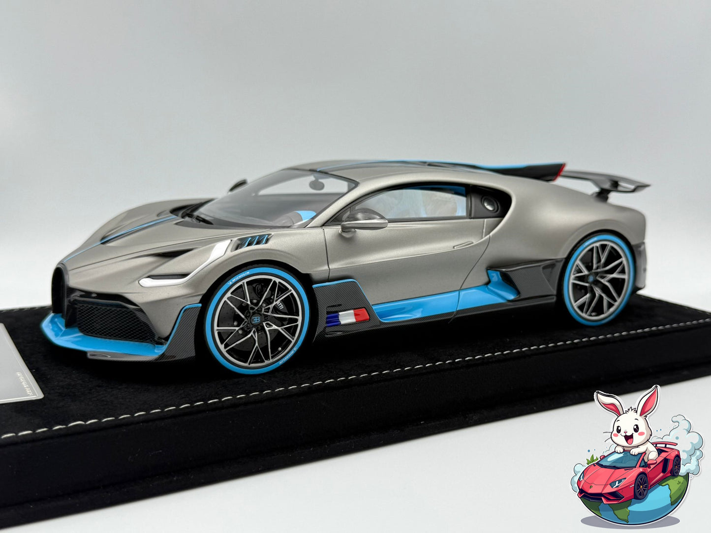 Henson & Heaven 1:18 Bugatti Divo (Pebble Beach Show Car)