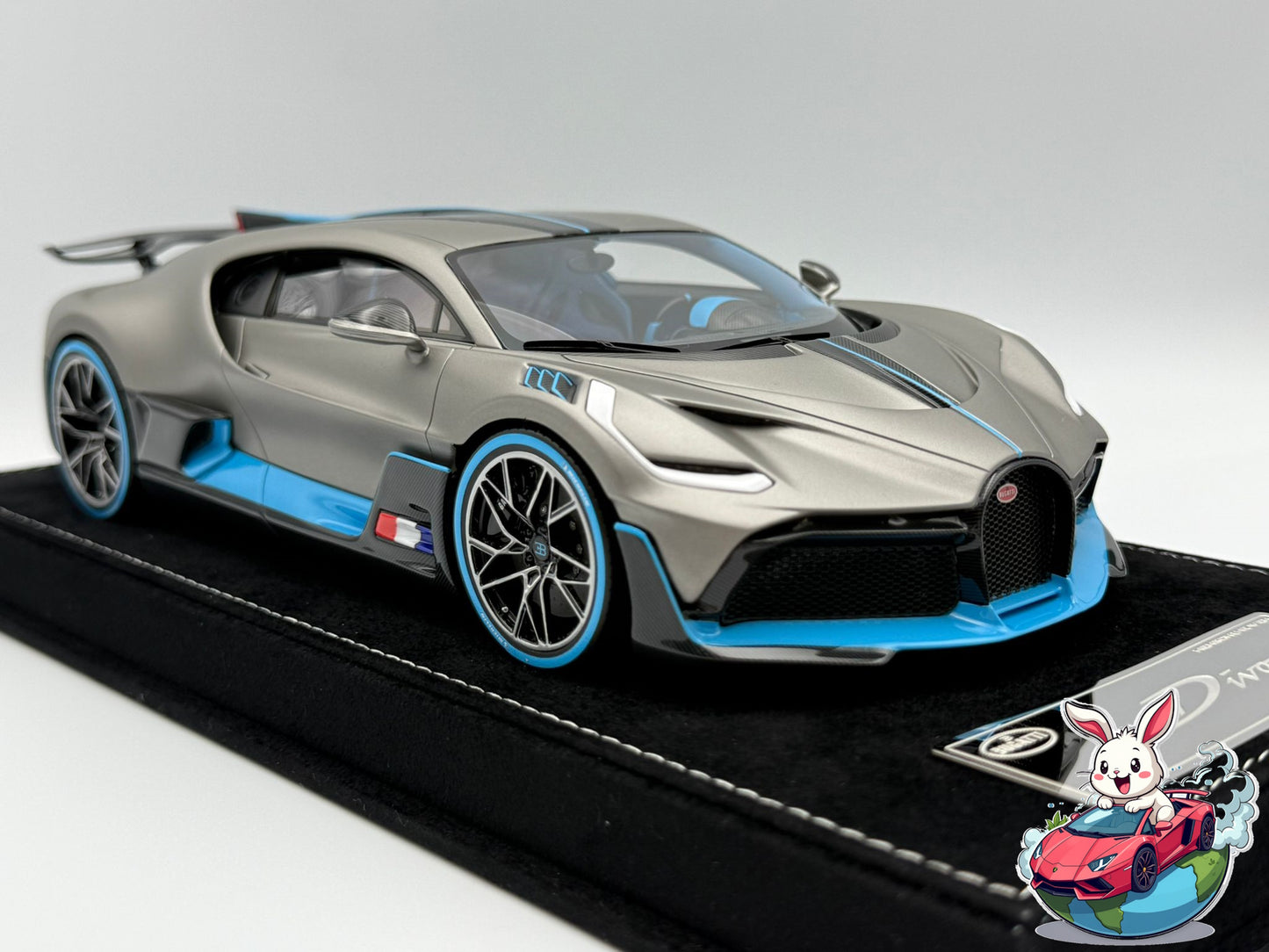 Henson & Heaven 1:18 Bugatti Divo (Pebble Beach Show Car)