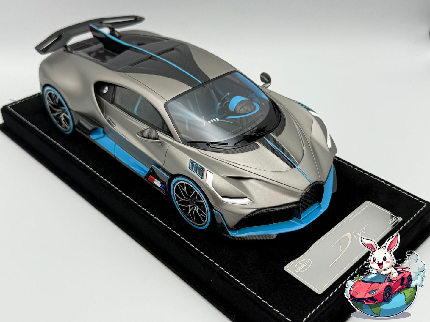 Henson & Heaven 1:18 Bugatti Divo (Pebble Beach Show Car)