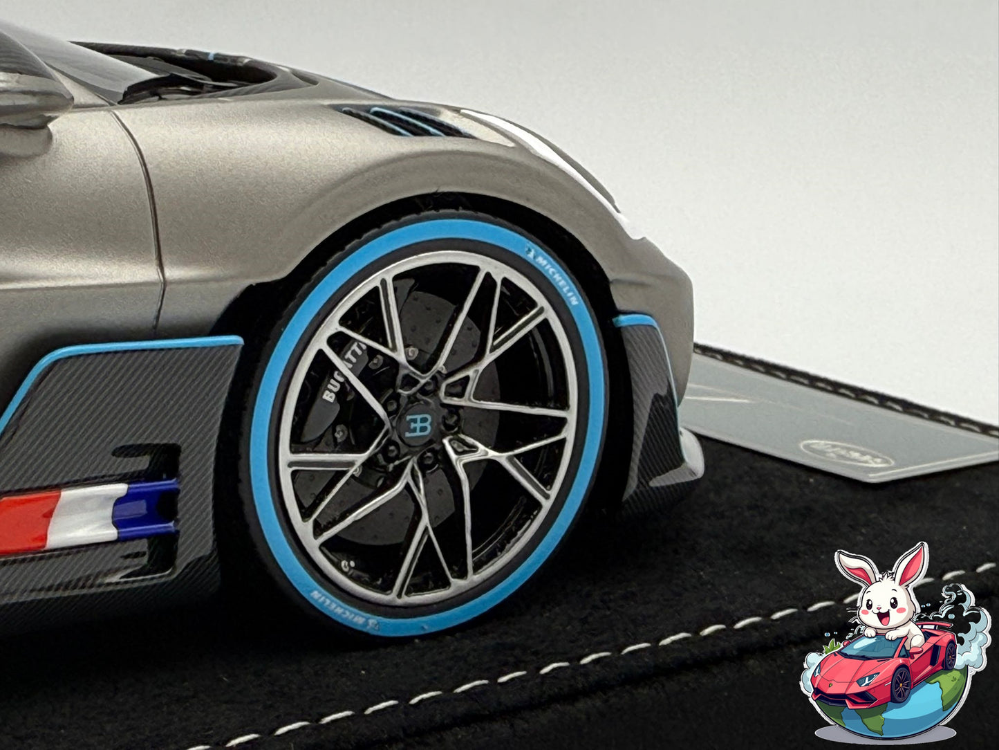 Henson & Heaven 1:18 Bugatti Divo (Pebble Beach Show Car)