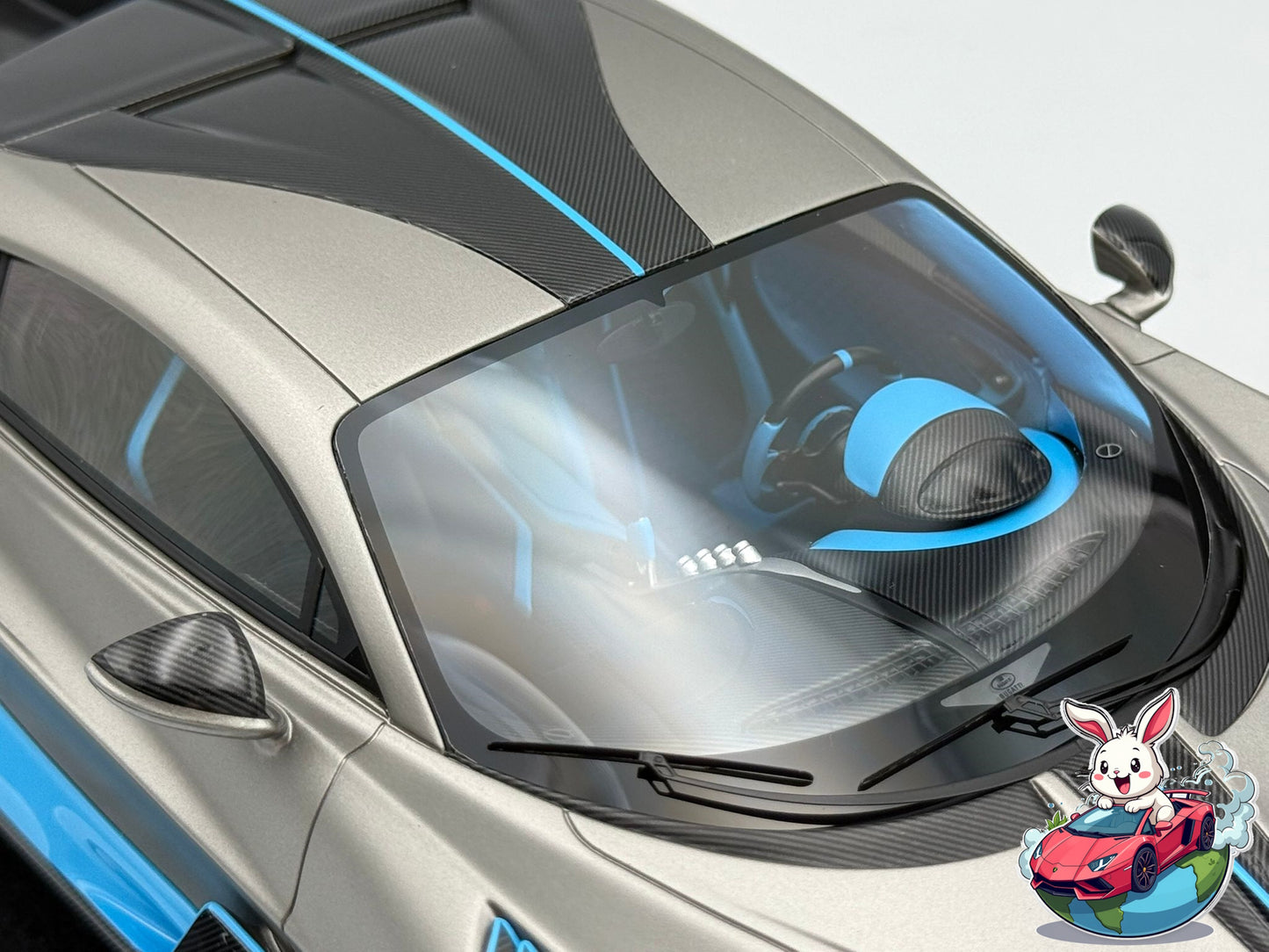 Henson & Heaven 1:18 Bugatti Divo (Pebble Beach Show Car)