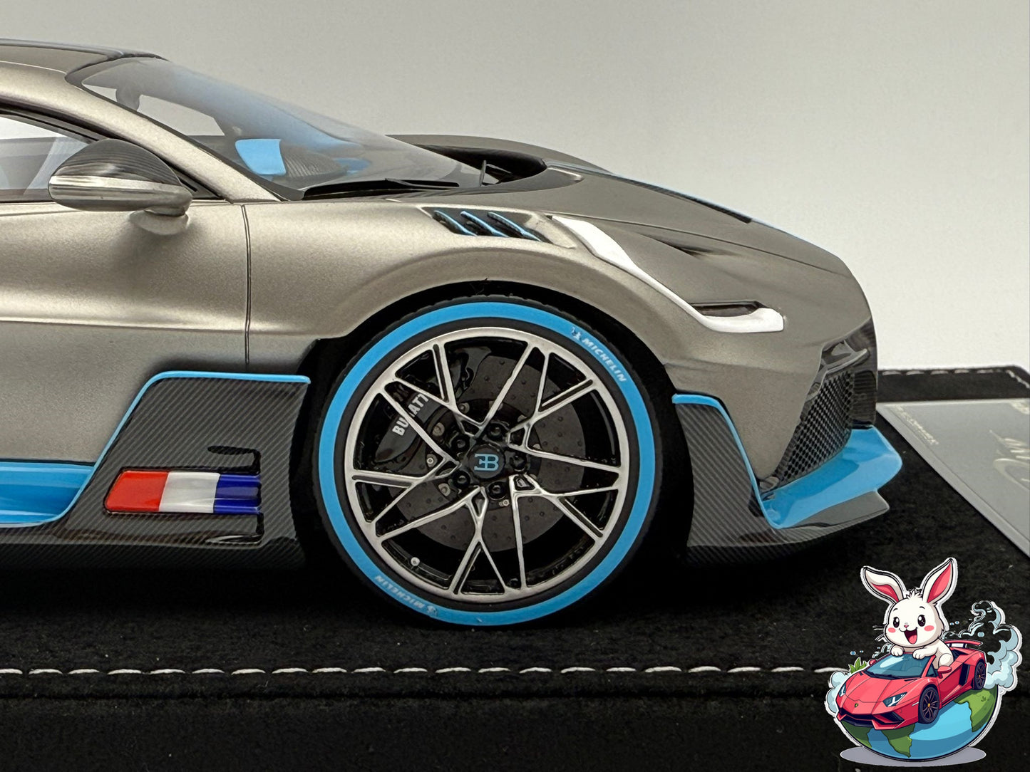 Henson & Heaven 1:18 Bugatti Divo (Pebble Beach Show Car)