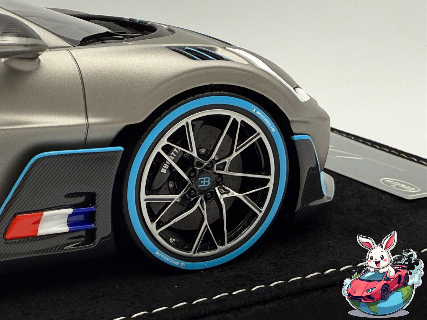 Henson & Heaven 1:18 Bugatti Divo (Pebble Beach Show Car)