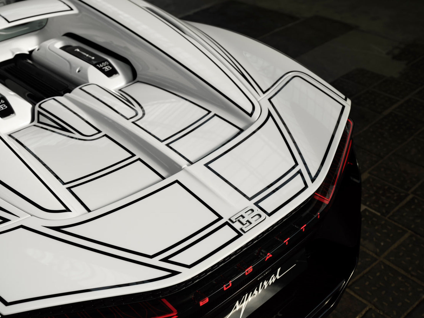 PREORDER MR Collection 1:18 Bugatti Mistral W16 'Blanc Eternel'