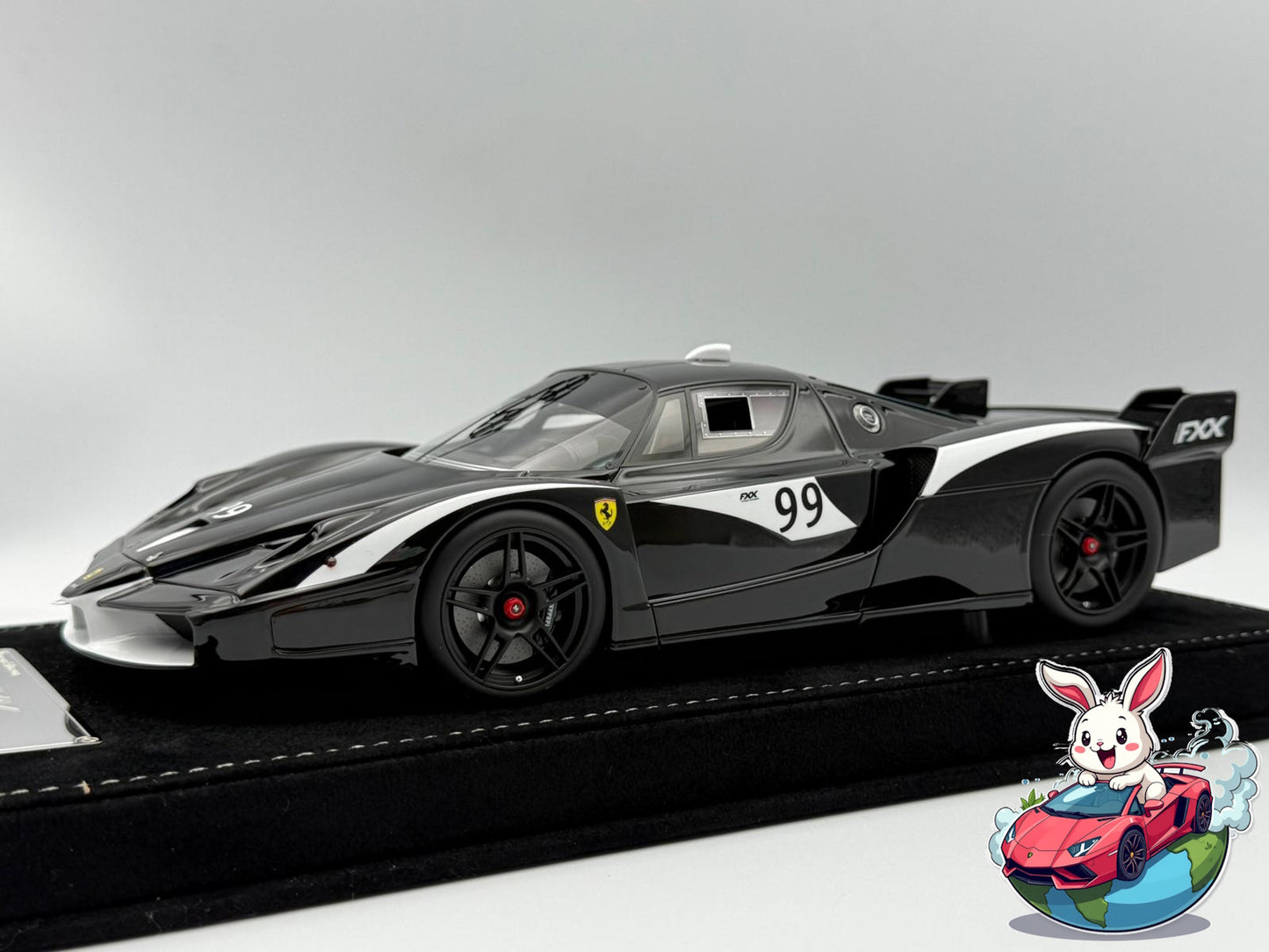 Henson & Heaven 1:18 Ferrari FXX (Diamond Black)