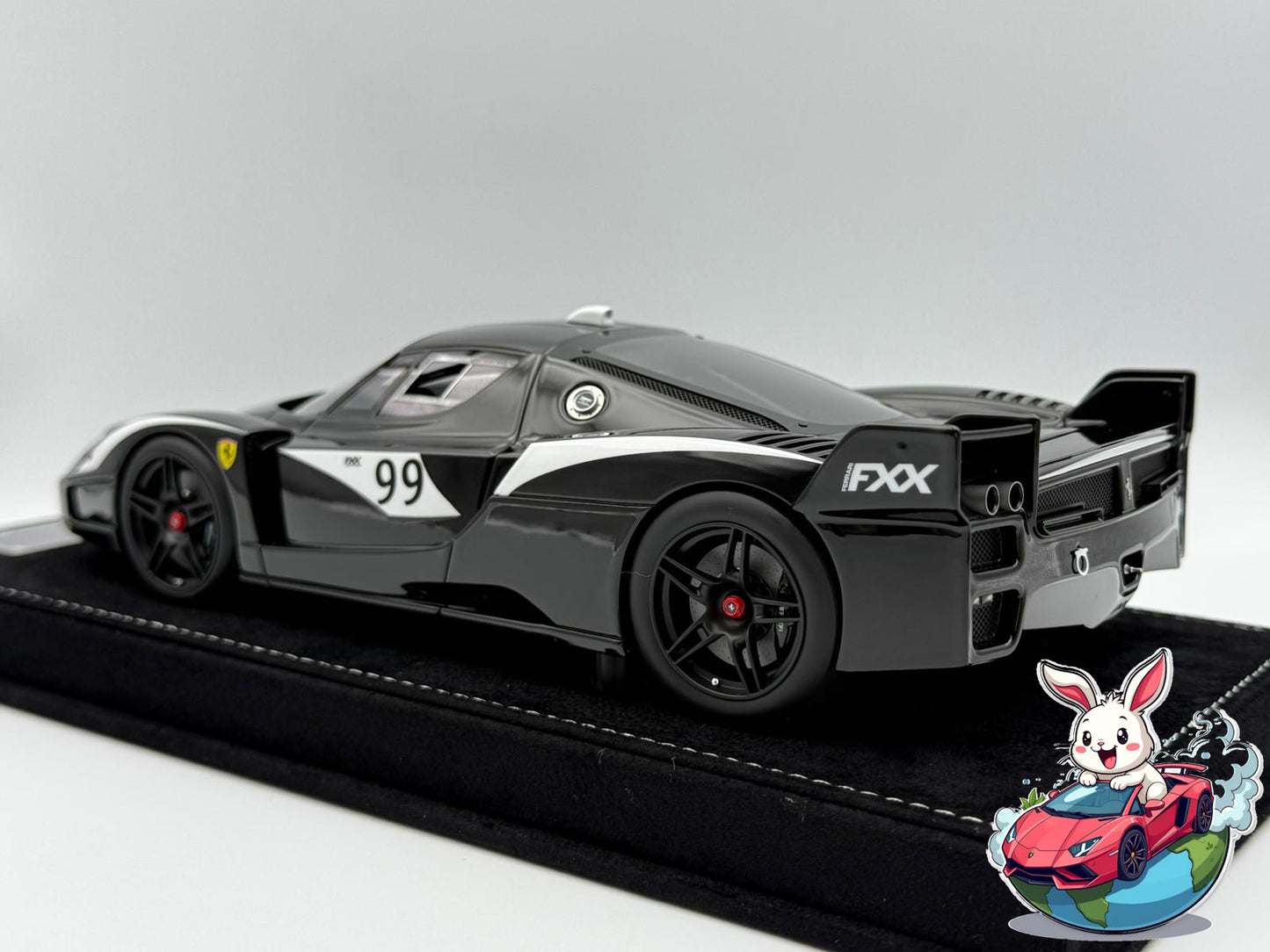 Henson & Heaven 1:18 Ferrari FXX (Diamond Black)