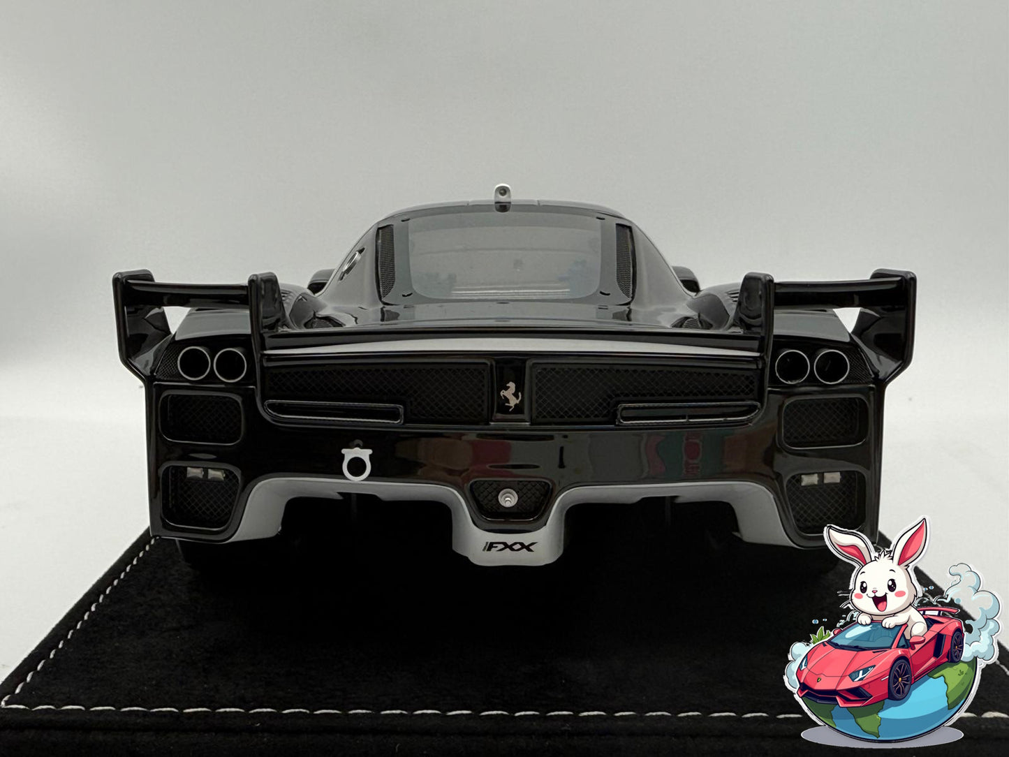 Henson & Heaven 1:18 Ferrari FXX (Diamond Black)
