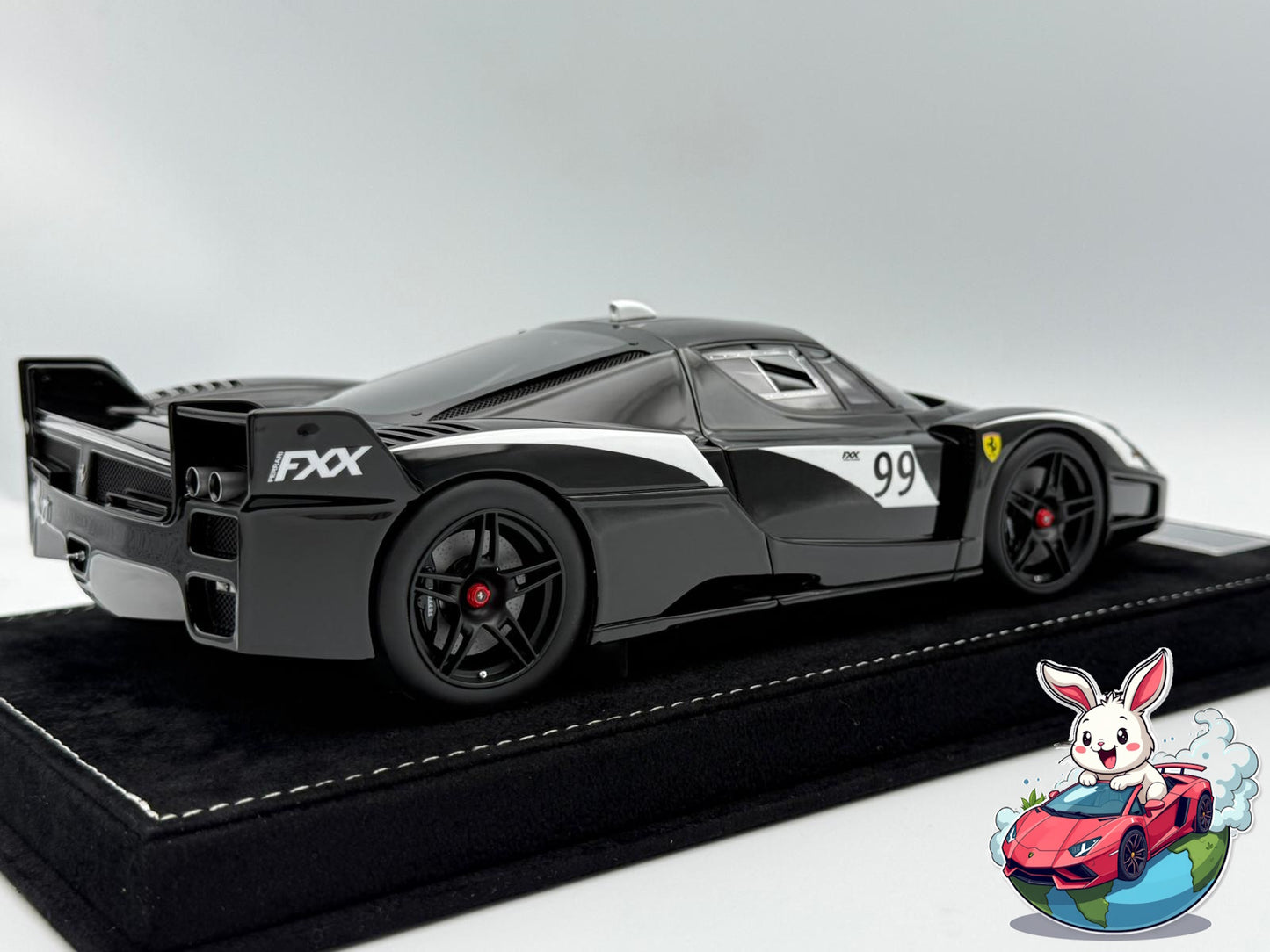 Henson & Heaven 1:18 Ferrari FXX (Diamond Black)