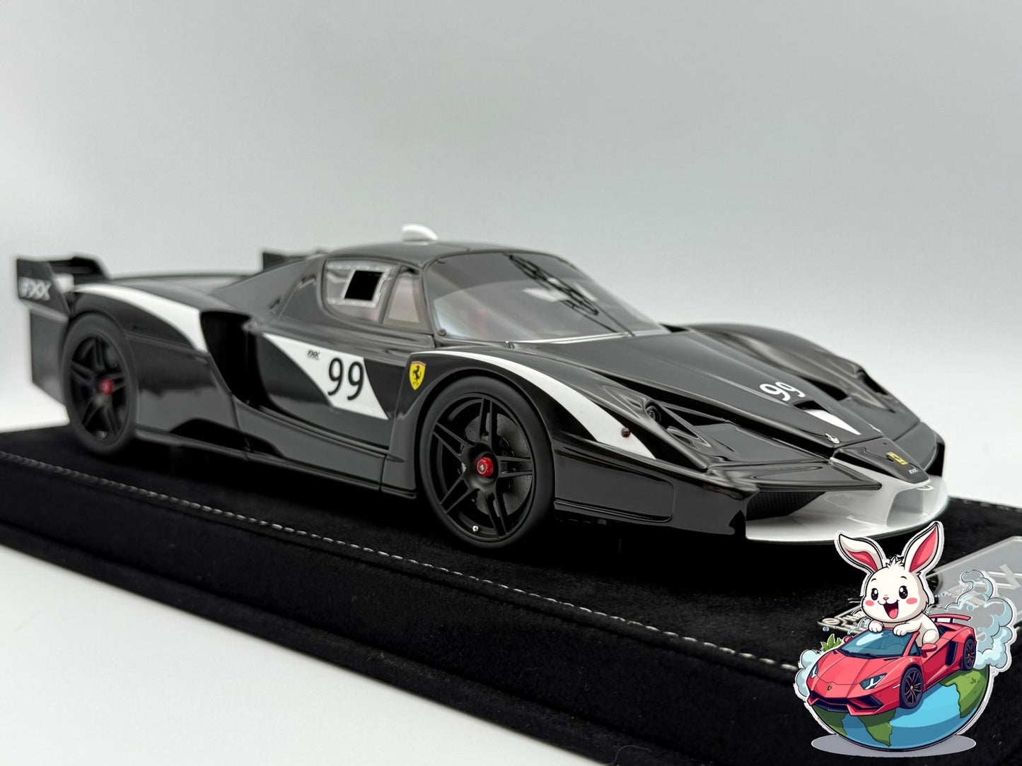 Henson & Heaven 1:18 Ferrari FXX (Diamond Black)