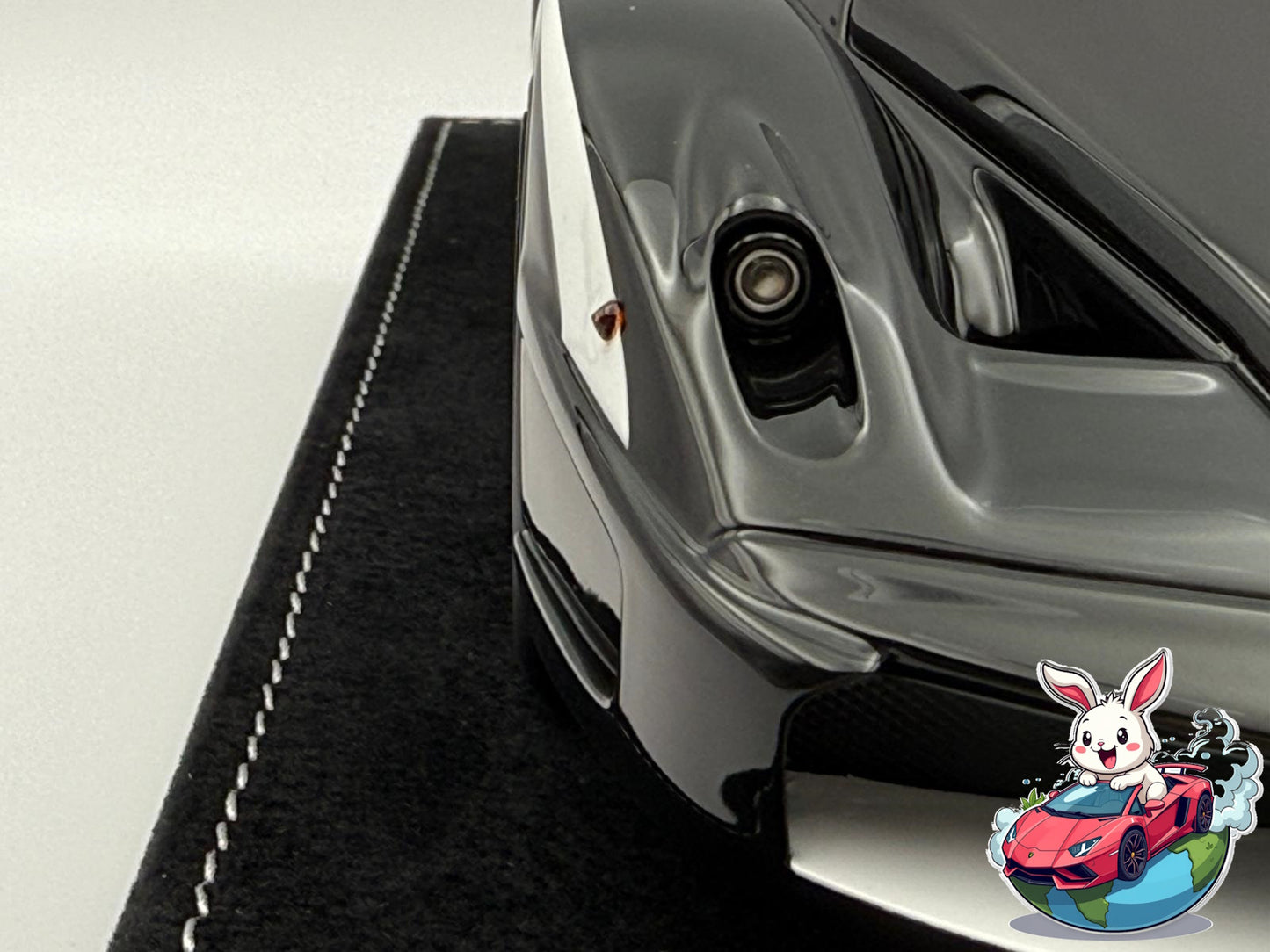 Henson & Heaven 1:18 Ferrari FXX (Diamond Black)