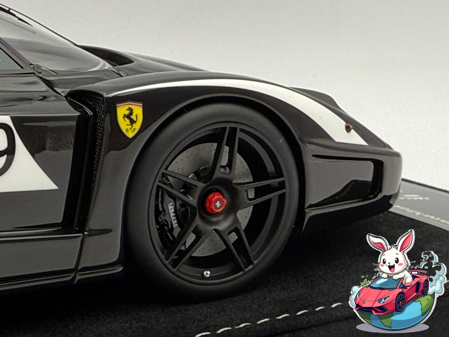 Henson & Heaven 1:18 Ferrari FXX (Diamond Black)