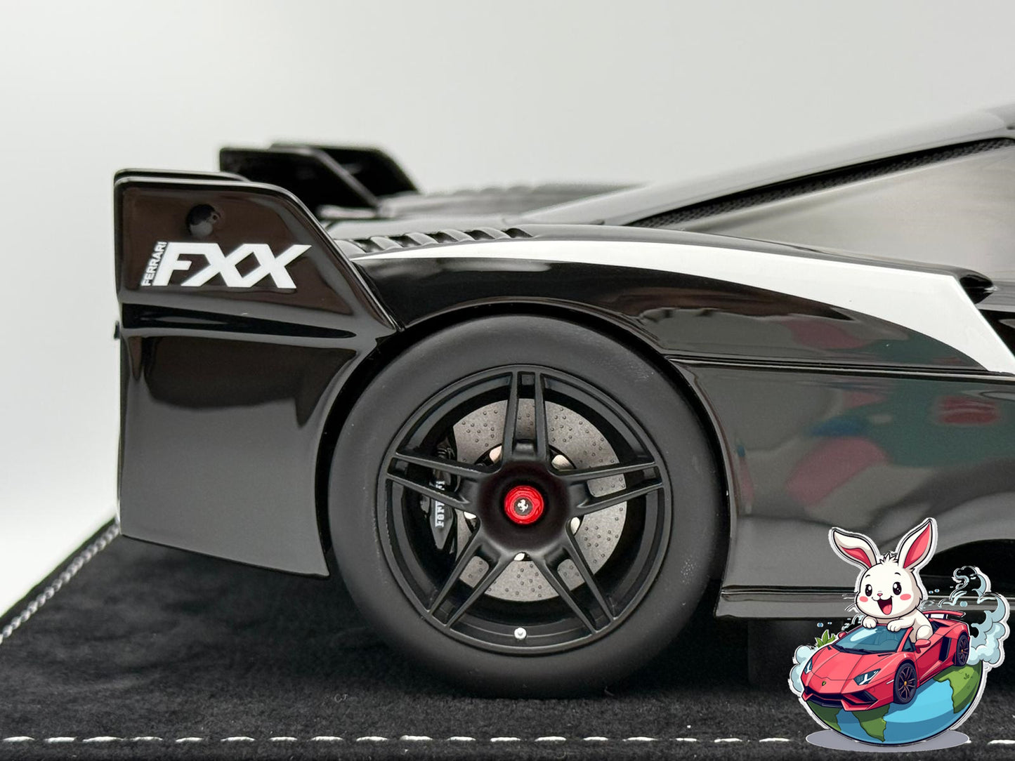 Henson & Heaven 1:18 Ferrari FXX (Diamond Black)