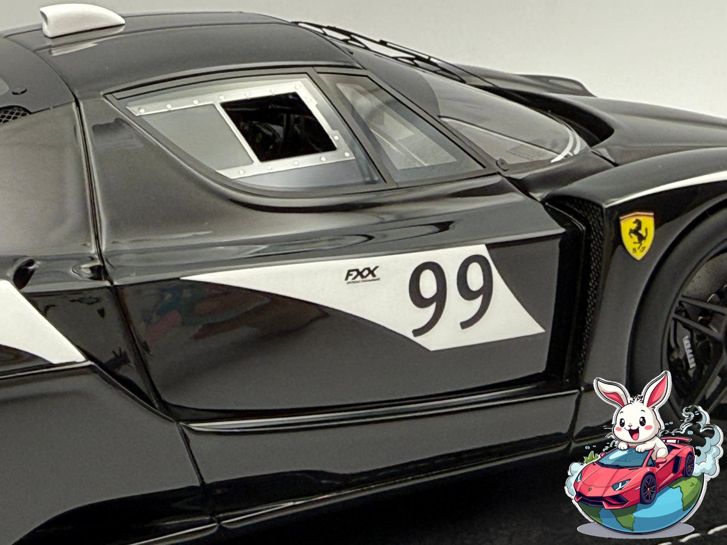 Henson & Heaven 1:18 Ferrari FXX (Diamond Black)