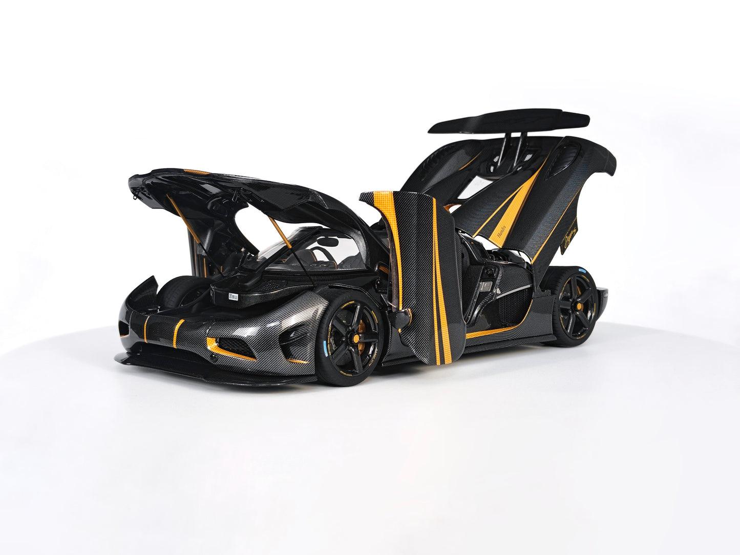 [PRE-ORDER] Frontiart 1:18 Koenigsegg Agera S Hundra