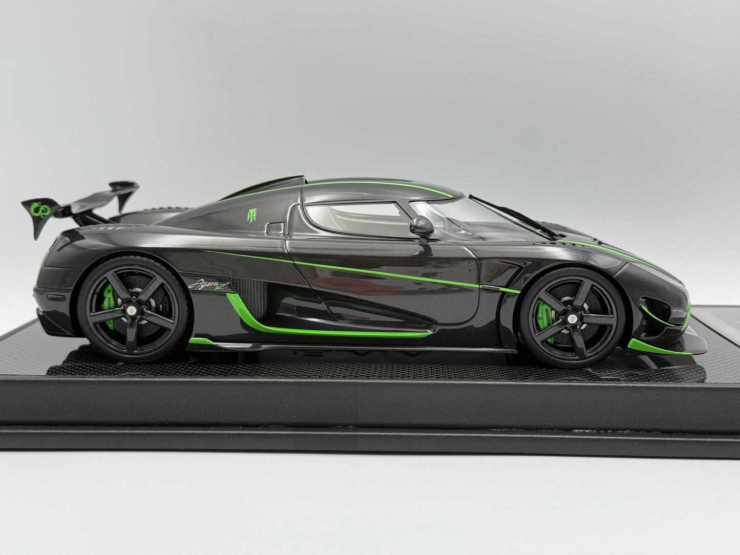 VMB 1:18 Koenigsegg Agera R+ (Carbon Fiber/Green)