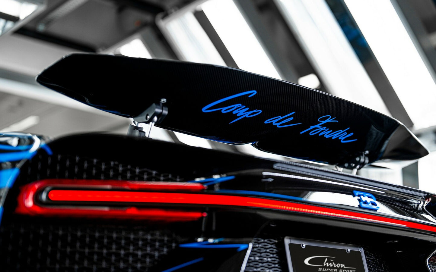 PRE-ORDER HH Model x Miniature Planet 1:18 Bugatti Chiron Super Sport 'Coup de Foudre' (Exclusive Model) - Black/Blue