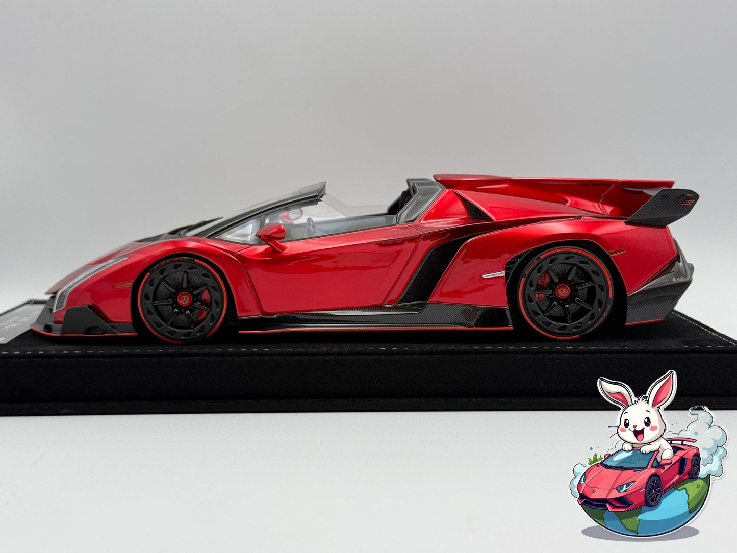 Henson & Heaven 1:18 Lamborghini Veneno Roadster (Launch Configuration)