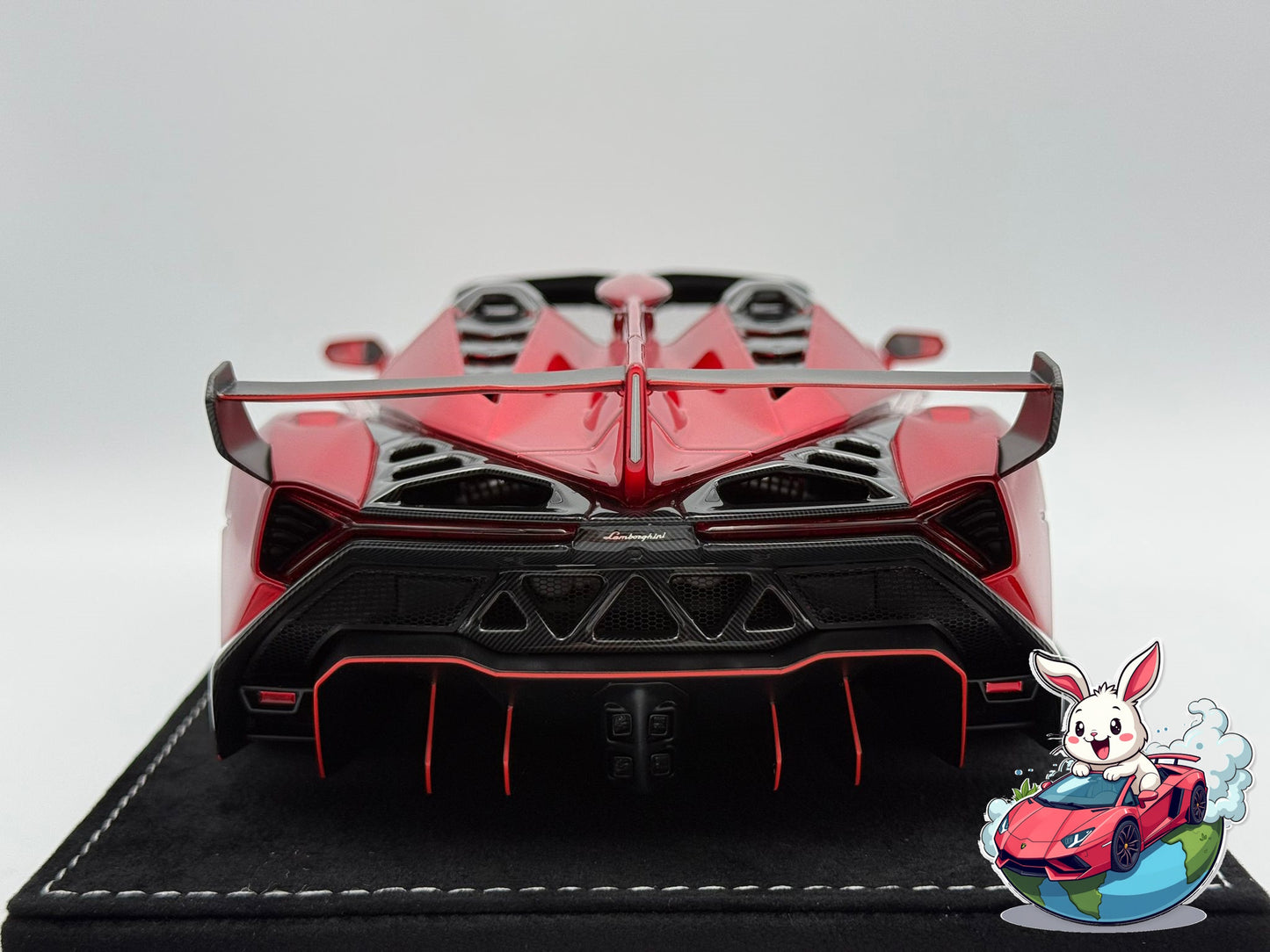Henson & Heaven 1:18 Lamborghini Veneno Roadster (Launch Configuration)
