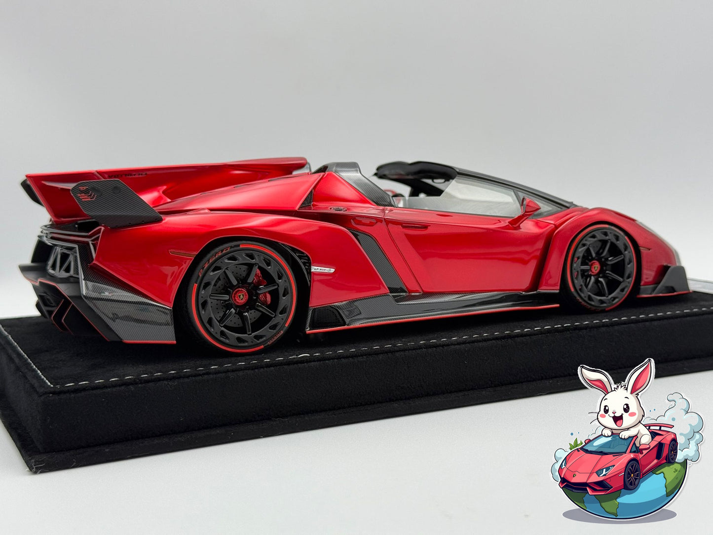 Henson & Heaven 1:18 Lamborghini Veneno Roadster (Launch Configuration)