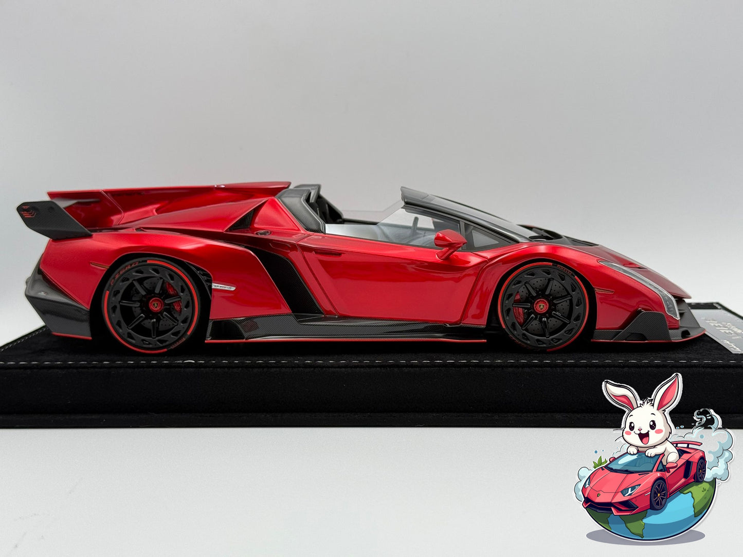 Henson & Heaven 1:18 Lamborghini Veneno Roadster (Launch Configuration)